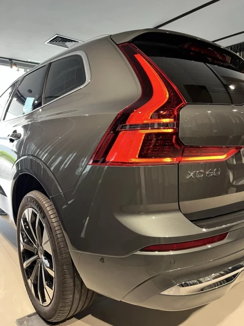 2026 Volvo XC60 T8 PHEV PLUS AWD Geartronic