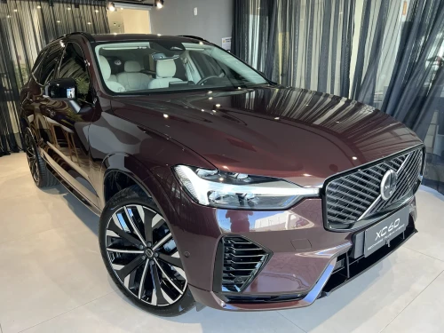 2026 Volvo XC60 T8 PHEV Ultra DARK AWD Geartronic