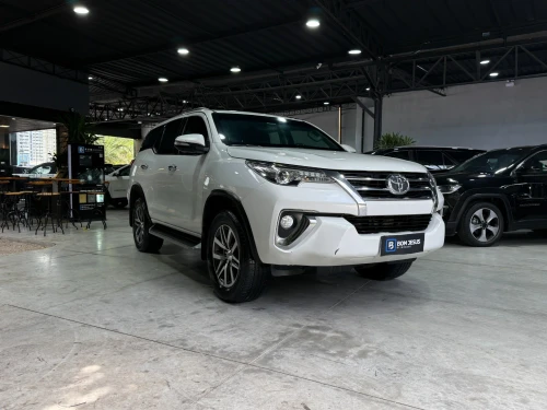 2017 Toyota Hilux SW4 SRX 4X4 7 Lugares Turbo Intercooler