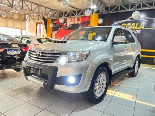 2013 Toyota Hilux SW4 SRV 4X4 7 Lugares Turbo Intercooler