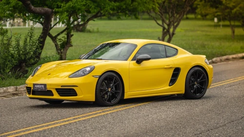 2023 Porsche 718 H4 Cayman T